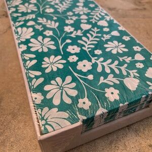 Guest Towels w Tray Disposable Bridal Baby Shower Bath Paper 32 Floral 3 Ply